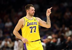 基德:东契奇夏天身材练得很好 但现在他在对面 我们相互都想战胜