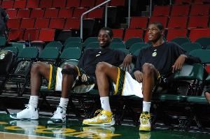 前队友:还记得杜兰特头回喝葡萄酒的样子 他想更成熟想融入球队