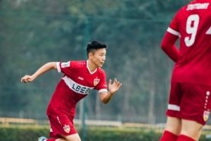 斯图加特U19小将谢初筠:希望能拿到职业合同 入选国青只是个开始