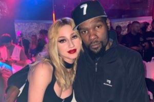  杜兰特：不会去夜店和脱衣舞俱乐部找乐子 也不喜欢过度社交