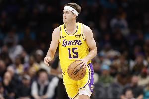  准备钱吧！里夫斯赛季场均28.6分5板8.2助1.4断 真实命中率64%