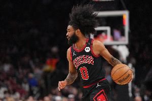  茂开二度！怀特面对马尔卡宁突破上篮打进将比赛拖入第二个加时