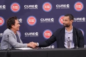  10连胜雄踞东部榜首！活塞铁军由他打造 斯通夺最佳高管有对手了