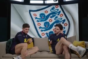  斯通斯赖斯谈图赫尔：多微小的细节都能关注到 最看重比赛强度