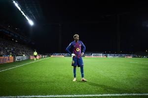  斯内德：亚马尔已是新一代梅西 巴萨不会放走他 他也绝不会想离开