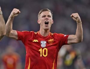  19年首秀以来奥尔莫为西班牙出战46场打进12球，球队阵中仅次3人