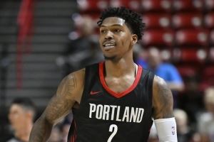  铁了铁了！新秀乐福半场6中0&三分4中0靠罚球得1分 另有3板1助